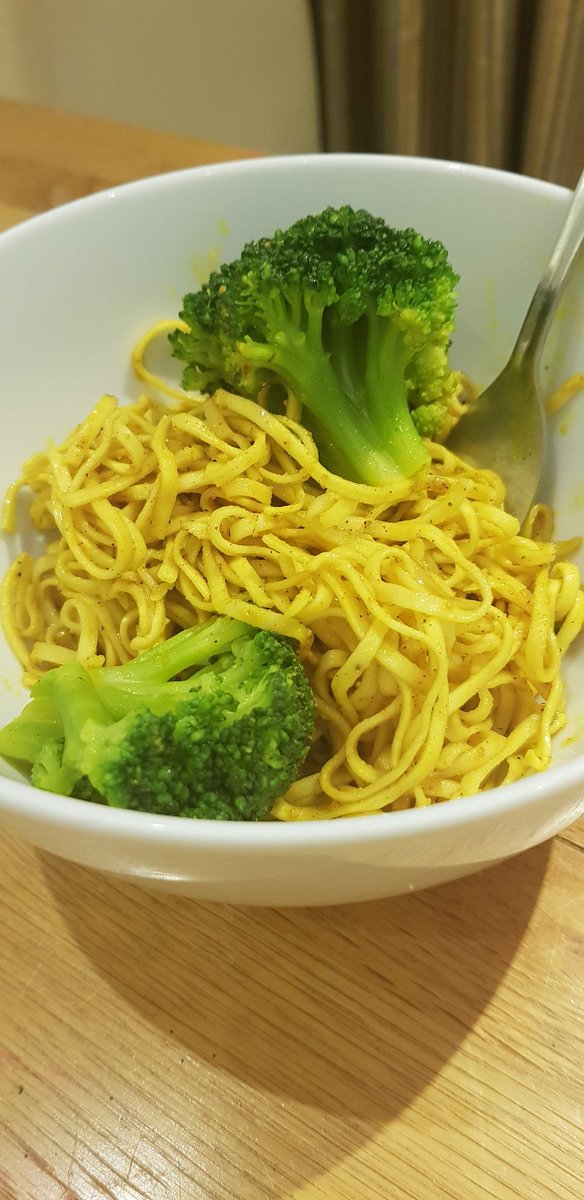 Reward yourself for a great #WorkoutWednesday with a bowl of deliciously warm and comforting noodles, stir-fried in Inya-Gold savoury oil. Can't wait to introduce it at the <a href="/veganwellevents/">veganwellnessevents</a> at Kingston town hall this Saturday! #vegan #london #autumn #yummy