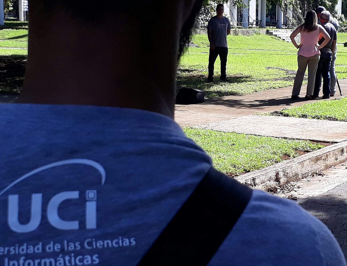 YasmaniJAlvarez's tweet image. Hoy #LaPupilaTv anda por la Universidad De las Ciencias Informáticas, tras el futuro de #ToDus #Apklis y otras aplicaciones libres. @universidad_uci @iroelsanchez #Cuba @abermellon @ETECSA_Cuba