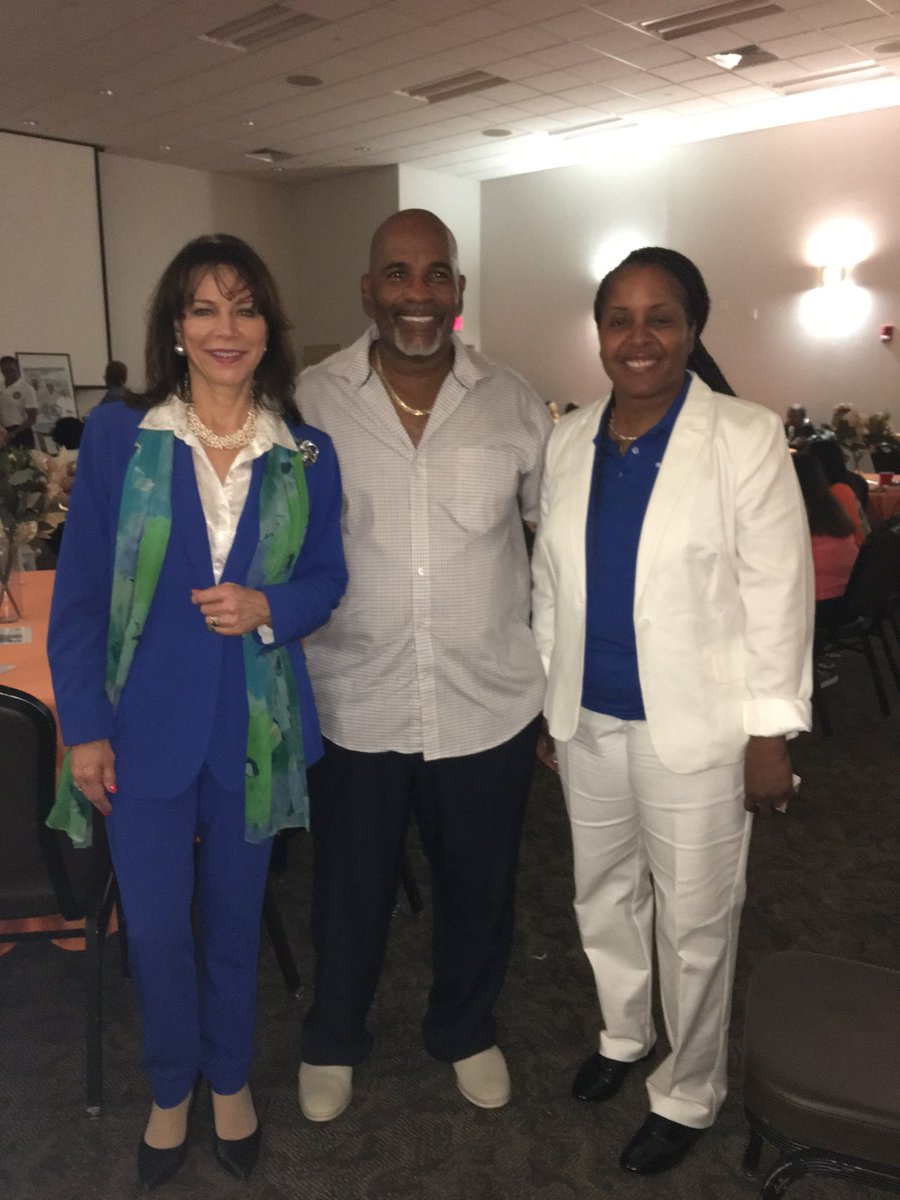 KathyFndzRundle's tweet photo. Attended "A Day of Remembrance" event for murder victims hosted by @RJTfoundation CEO Denise Brown with words from Pastor Glenn Forshee Sr. & #QueenBrown https://t.co/rCNihnO3Q3