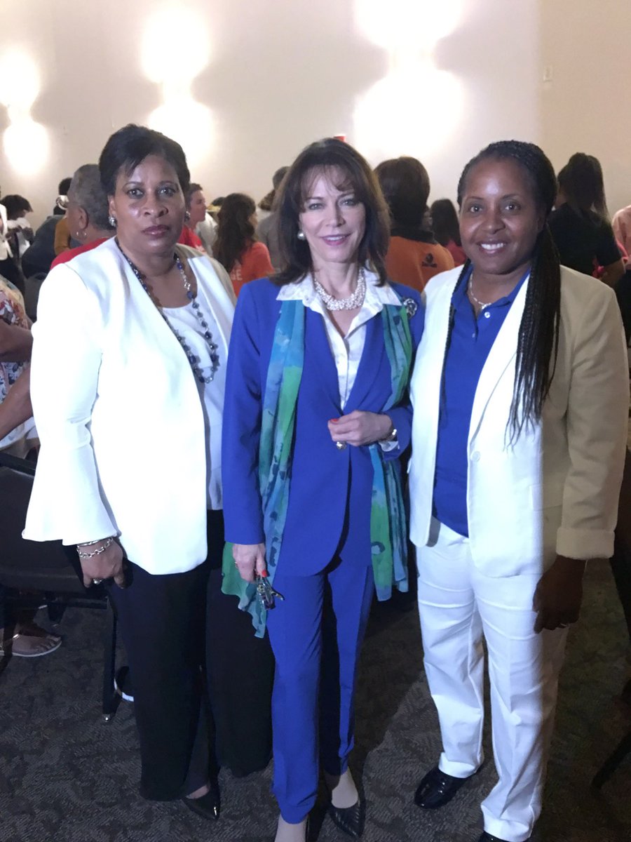 KathyFndzRundle's tweet photo. Attended "A Day of Remembrance" event for murder victims hosted by @RJTfoundation CEO Denise Brown with words from Pastor Glenn Forshee Sr. & #QueenBrown https://t.co/rCNihnO3Q3