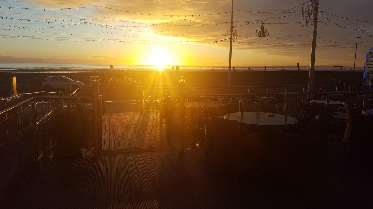 ViralMusicBpool's tweet photo. #Blackpool 👌🏼 https://t.co/NGs0FAMNVm