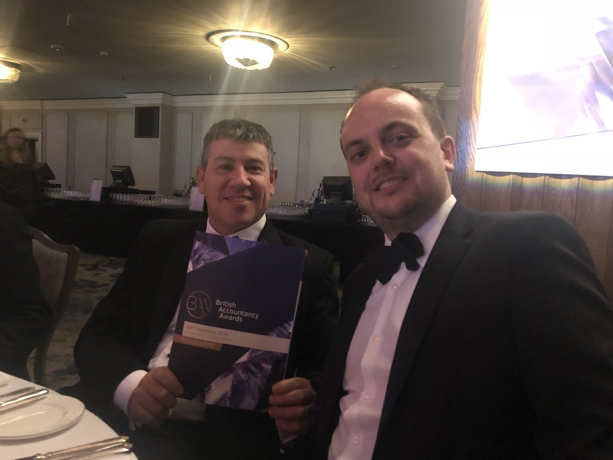 FLAccountancy's tweet photo. Second year running... Master vs. Apprentice #FDoftheYear #RisingStaroftheYear #BritishAccountancyAwards #BAA2018 https://t.co/4DZShjYS2q