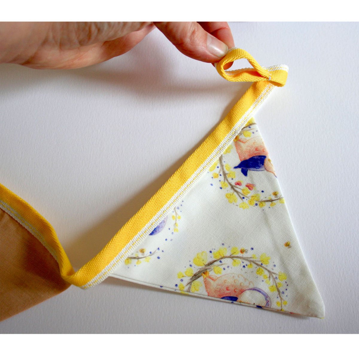 Vicky_Kuhn's tweet photo. Another marvellous creation to add to my shop from the super skilled @theresa_kuhn This time mini bunting ๐๐๐ฆ
Available in my shop now!! โก๏ธ https://t.co/QBVs6f8z3G #HandmadeHour #handmade #bunting #owl #owlbunting #owlprint #owlillustration #minibunting #etsy #etsyshopuk https://t.co/BV23xvzLnK
