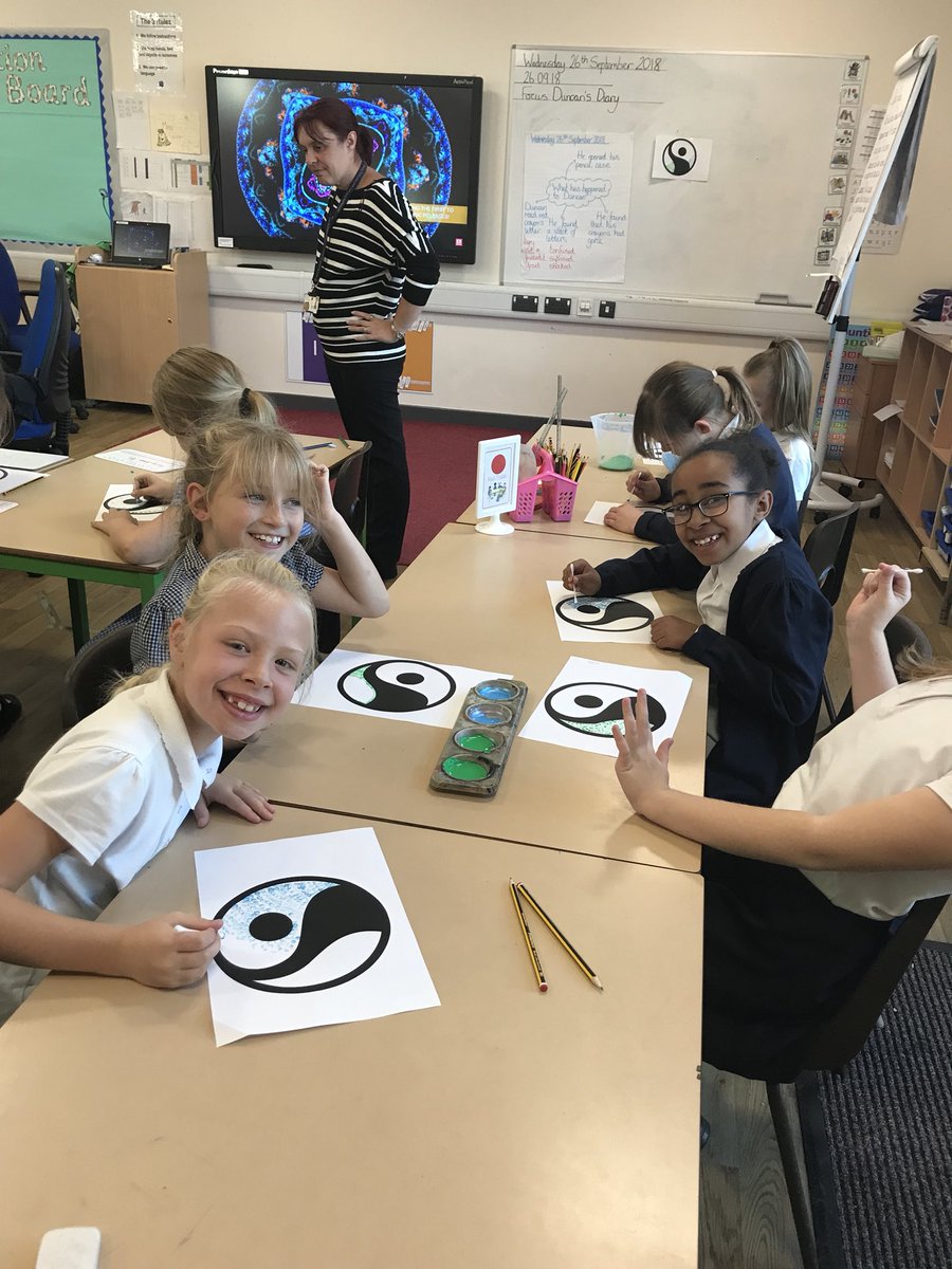 MissGavagan's tweet photo. We’ve been learning about Fairtrade so we thought we would get arty! 🎨 #fairtrade #chocolatetopic #pointillism https://t.co/nX9UCSuQNp