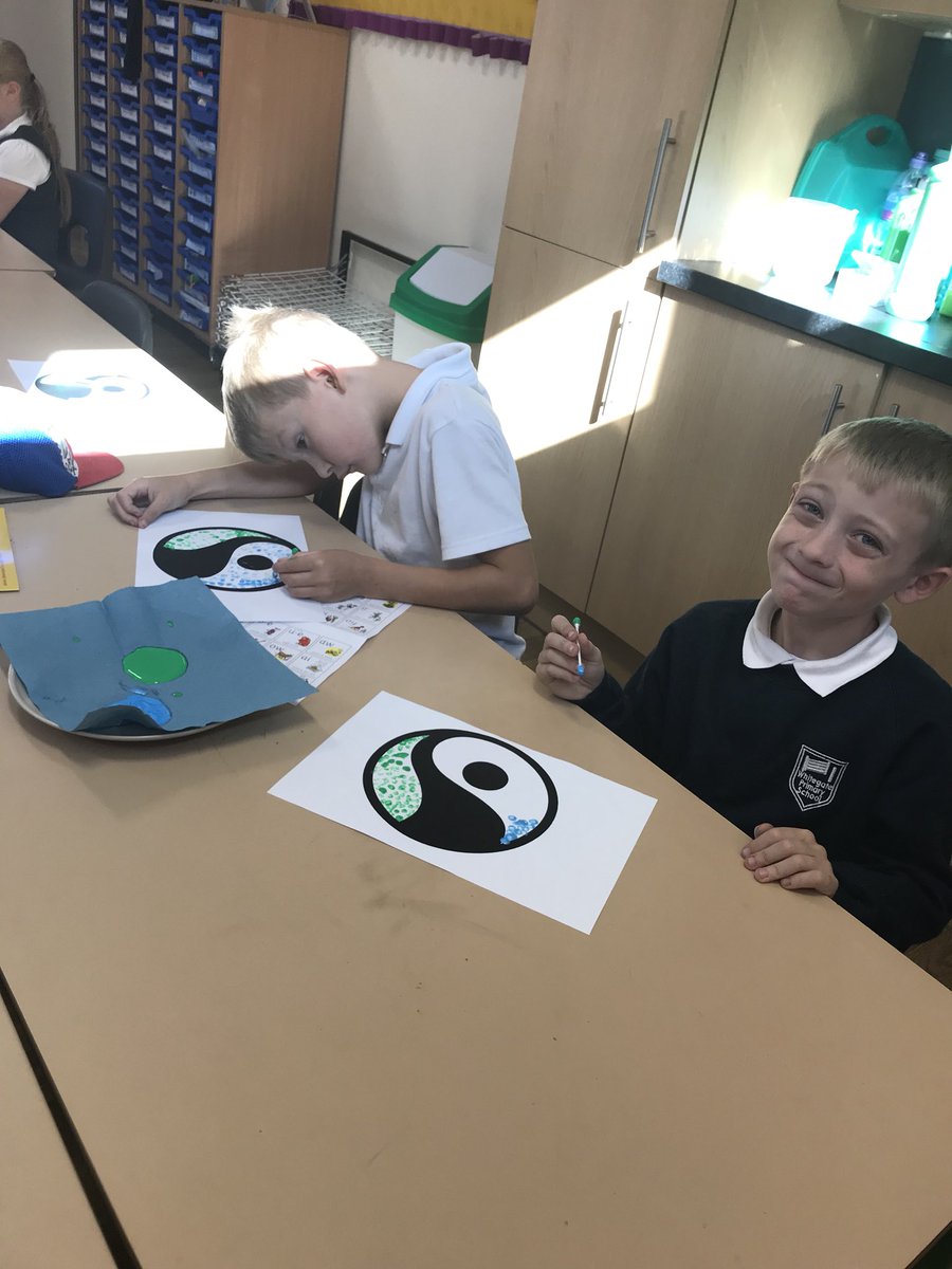 MissGavagan's tweet photo. We’ve been learning about Fairtrade so we thought we would get arty! 🎨 #fairtrade #chocolatetopic #pointillism https://t.co/nX9UCSuQNp