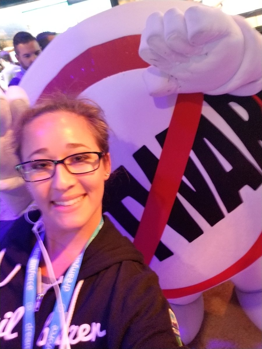 Steph_Boggs's tweet photo. @TooSaaSy found ya (yesterday)! Everytime I get a picture with you it's blurry! #WhereIsSaasy #DF18 https://t.co/mlGmcOdBdc