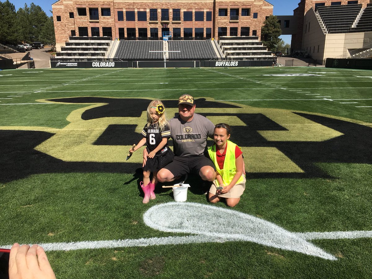 CUBuffsTurf's tweet photo. #PaintTheHorn is in the books! Huge thanks to our 2nd members of the Pant the Horn Club #PTHC Happy to give our donors first hand experience and glimpse inside our operation. #GoBuffs #DonorRelations #Team1stClass @CUBuffClub https://t.co/BzQutbXs0e