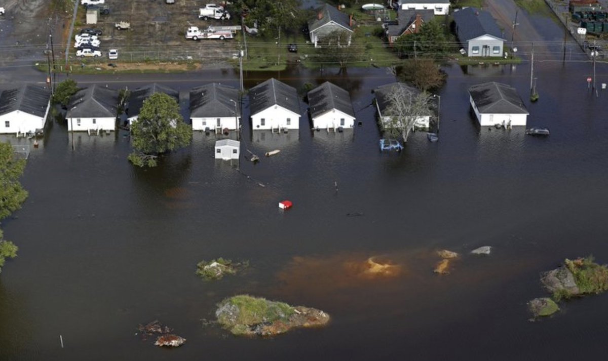 HeidiCullen's tweet photo. Hurricane Florence was the nation’s 2nd rainiest storm in 70 years, according to calculations by @CICSNC scientist Ken Kunkel. https://t.co/88sTt6GbUU via @AP @borenbears https://t.co/XmYLCr49Nv