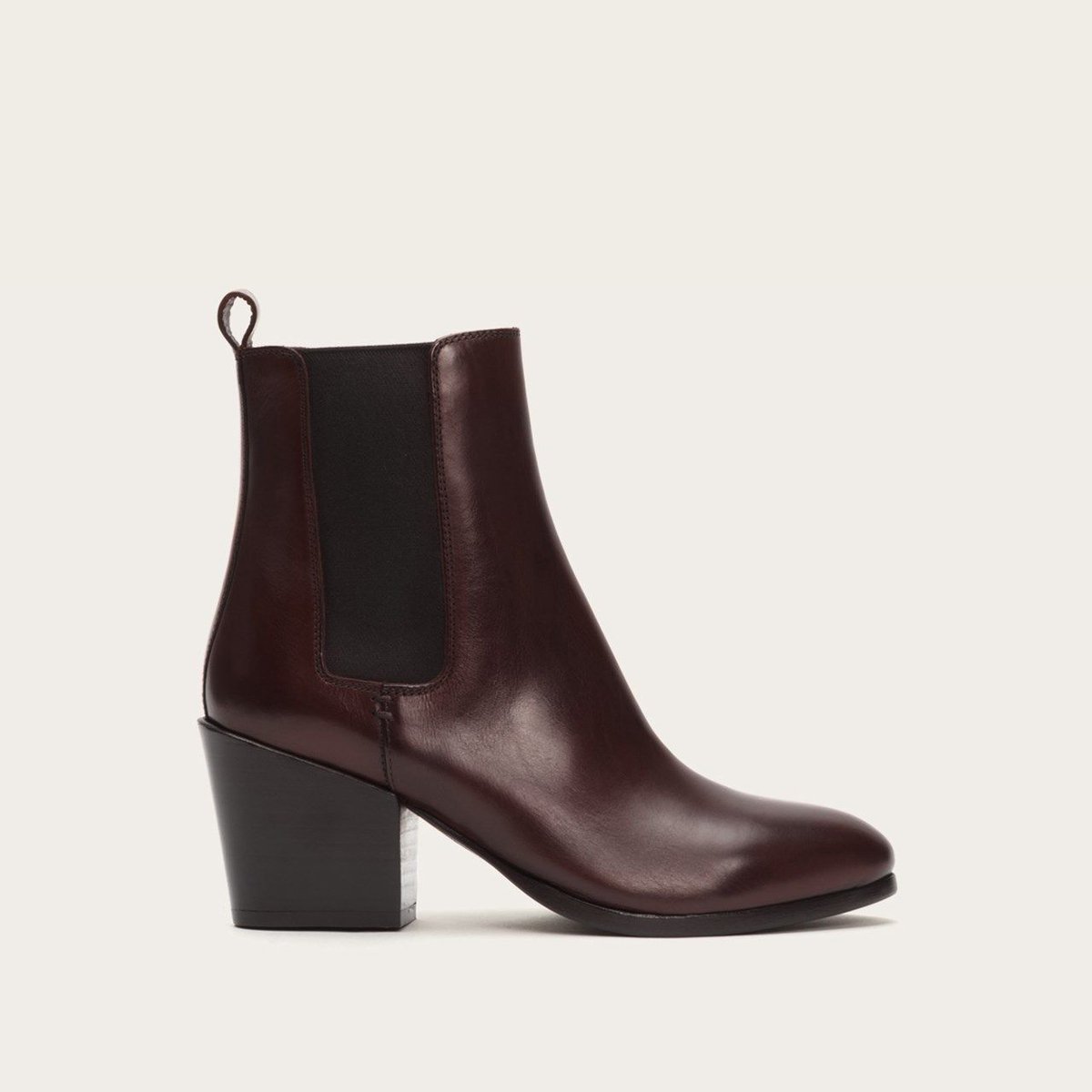 Casey Chelsea buff.ly/2xQyhZL #leather #boots #fallfashion