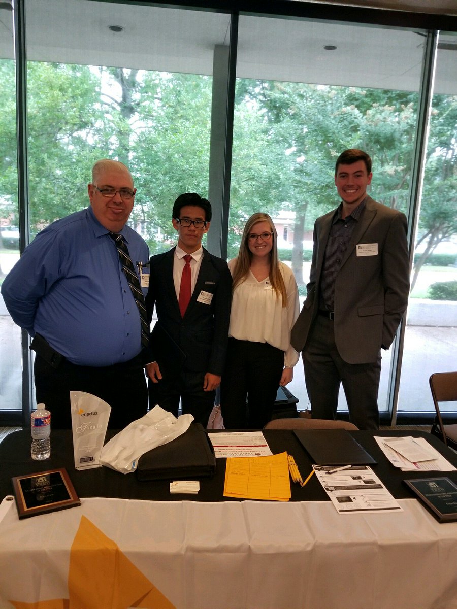 EnactusATU's tweet photo. Come join us in Young Ballroom till 3pm. The business career fair is happening so bring copies of your résumés!! https://t.co/rDGHVGtgJk