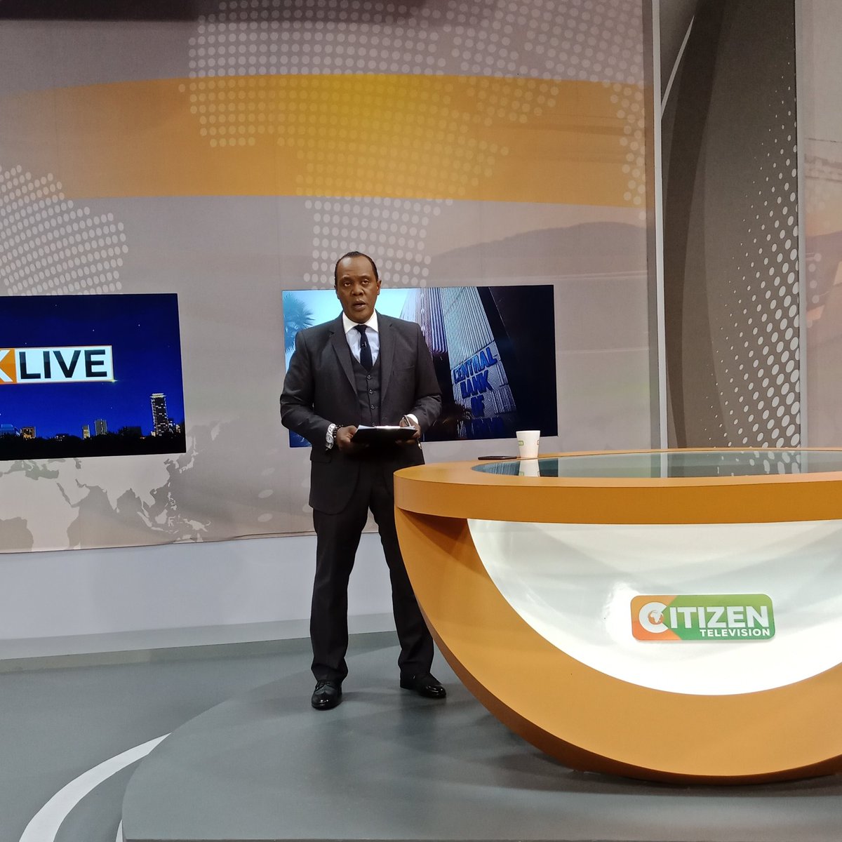 KoinangeJeff's tweet photo. Ready for #JKLive with @honkabogo on the BENCH tonight. Let's talk about the STATE of the NATION. 
@citizentvkenya @xtiandela @stivogichbwoy https://t.co/DpT3RyO4jA