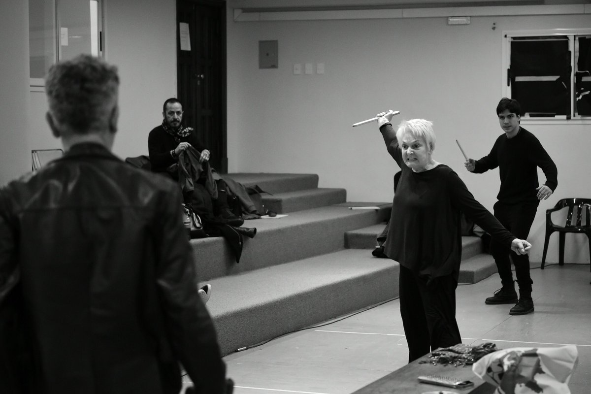 elSanMartinCTBA's tweet photo. "Madre Coraje" de Bertolt Brecht
Traducción Miguel Sáenz Sagaseta
 Con Claudia Lapacó, Osvaldo Santoro, Natalia Lobo, Héctor Díaz, Silvina Bosco, Emilio Bardi, Esteban Pérez, Agustín Sullivan e Iride Mockert
Dirección José María Muscari
Estreno 19 de octubre en el Teatro Regio https://t.co/BOlT47skiO