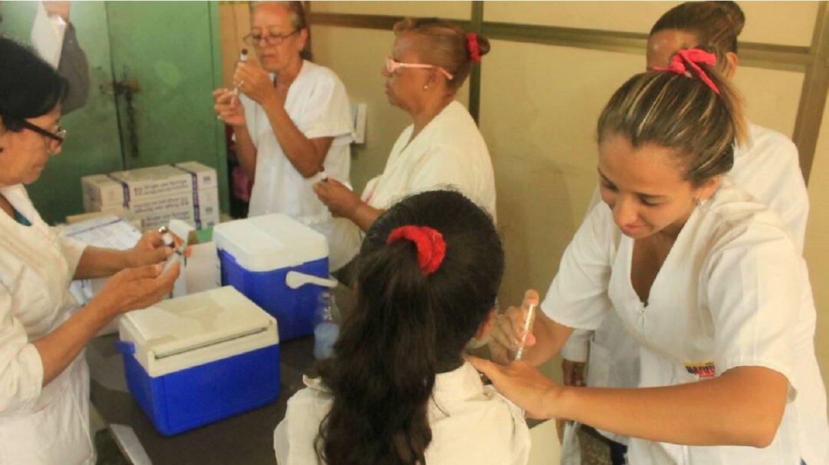 NoticieroAl_Dia's tweet photo. #Regiones || Activarán plan de vacunación en planteles educativos de Portuguesa | Vía @correoorinoco | https://t.co/0wX8tUurJJ https://t.co/21CES0IAry