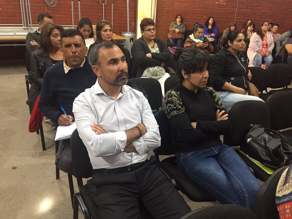 Lily Guzman, microempresaria de Monte Patria cuenta su experiencia sobre su emprendimiento Trikadia de productos artesanales de Nopal, en la cuarta jornada del Círculo de Emprendedores del Limarí #Ovalle #CFTestatal #EducarparaTransformar