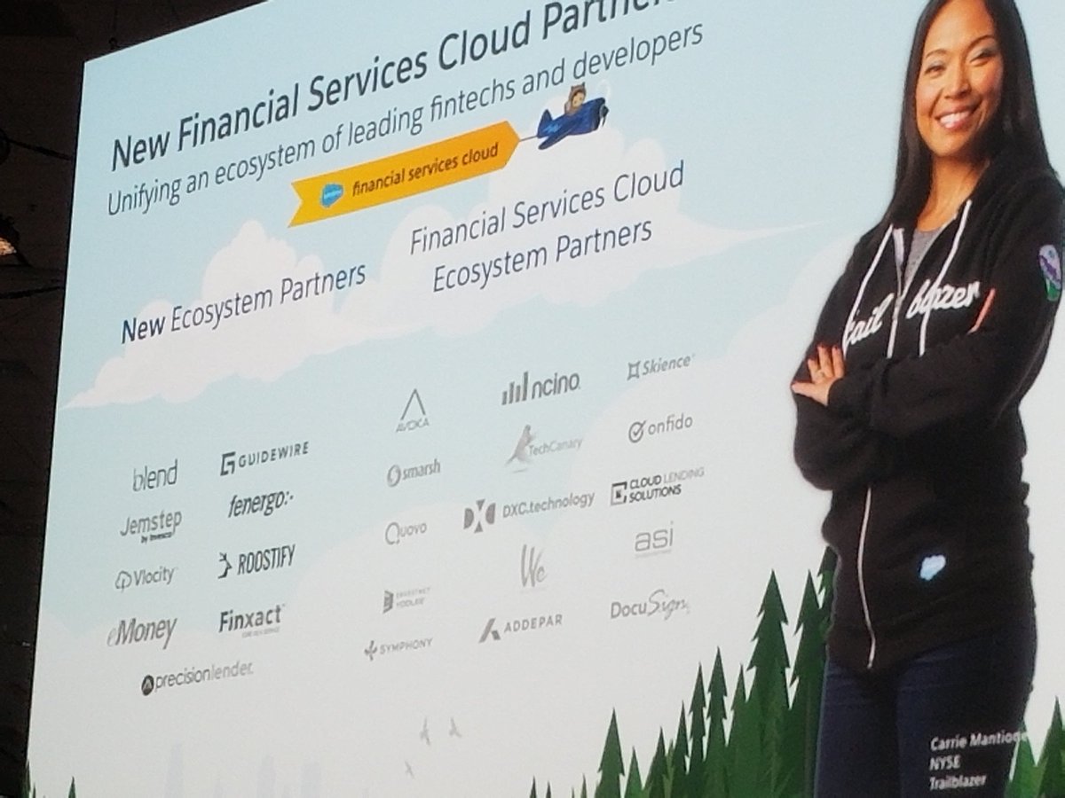 HPYoo's tweet photo. #thanks for the @precisonlender shoutout @salesforce #DF18 #FinancialServices #keynote https://t.co/1XNMeRi35E