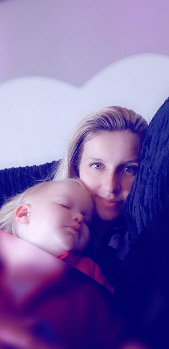 sunnycp_x's tweet photo. Poorly mummy & Millie 🤧 #wehatewinter #itstoocoldalready 🌧☔❄ https://t.co/mfVb50XGKQ