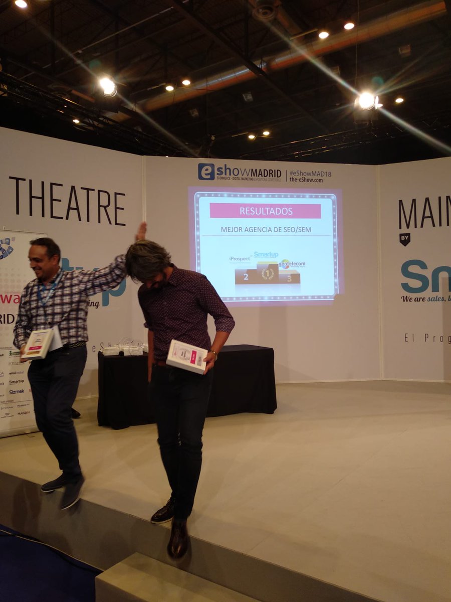 iProspectES's tweet photo. ¡Y así ha sido la recogida de premios para la categoría de mejores agencias SEO/SEM! #iPproud #iPfeeling #eShowMAD18 https://t.co/vNZGZU9C8M