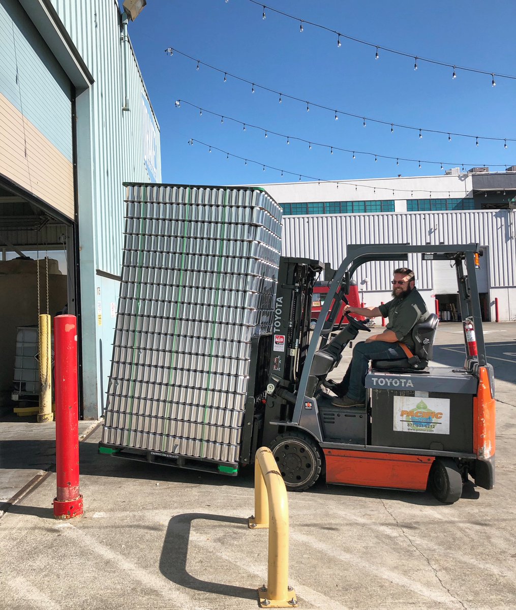 DrakesBeer's tweet photo. Our family is expanding and we have job openings in San Leandro, Oakland AND West Sac  🍻 Think you’d fit better than these cans fit into our brewhouse? Visit https://t.co/EihuR2MH5K to apply 👍 https://t.co/V6yAF6aVXP