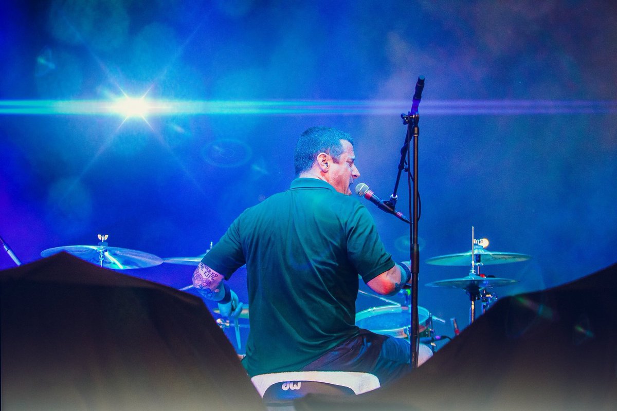 SoundsOfCA's tweet photo. @DropkickMurphys What a great show!!! These guys know how to show a lady a good time !!! 📷 by @SoundsOfCA #dropkickmurphys #punk #irish #Ireland #concert #fans #photographyislife #musicsavedmylife #luckoftheirish #kencasey #dropkick #soundsofca #drums #drummer #lights #camera https://t.co/8lUazHBuM9