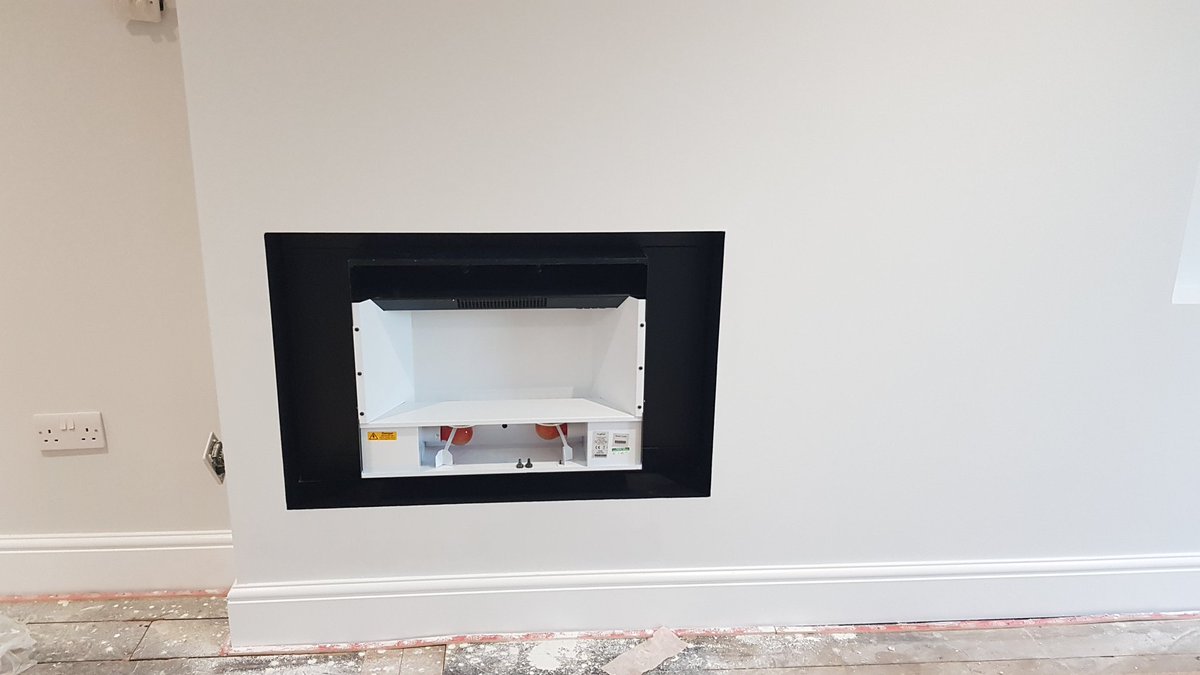 Jenthedecorator's tweet photo. using @JohnstonesTrade #covaplus #Grey #Black on walls and in the fire place.
@DTPaintExpert #undercoat & #wbsatin on woodwork
used @TwoFussyBlokes & @picassobrush #rollersleeve on walls and wood along with @Woosterbrushuk & @TruestarTools https://t.co/ooWFW60NtR