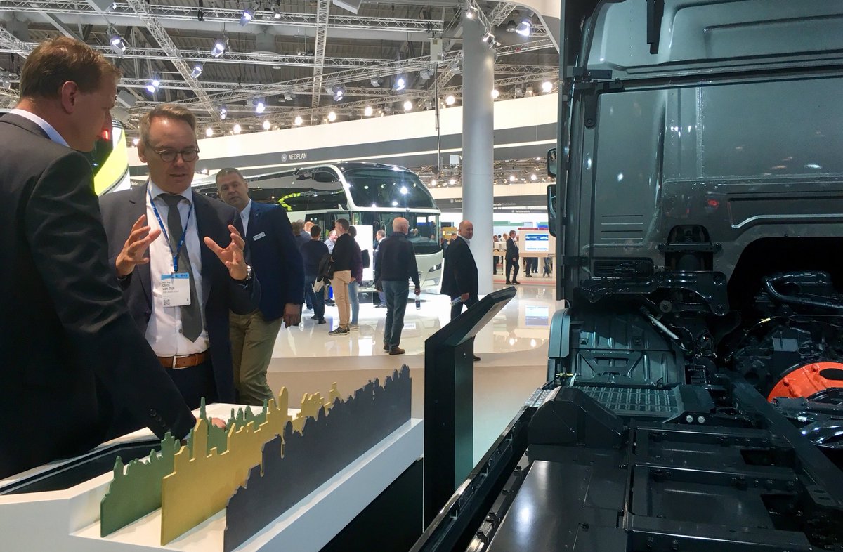 Chris van Dijk (@dijk_chris) on Twitter photo RAI neemt MinIenW mee langs OEM’s op IAA Hannover. Zero Emission Stadslogistiek: disrupting -technology or -policy? RAI neemt MinIenW mee langs OEM’s op IAA Hannover. Zero Emission Stadslogistiek: disrupting -technology or -policy?