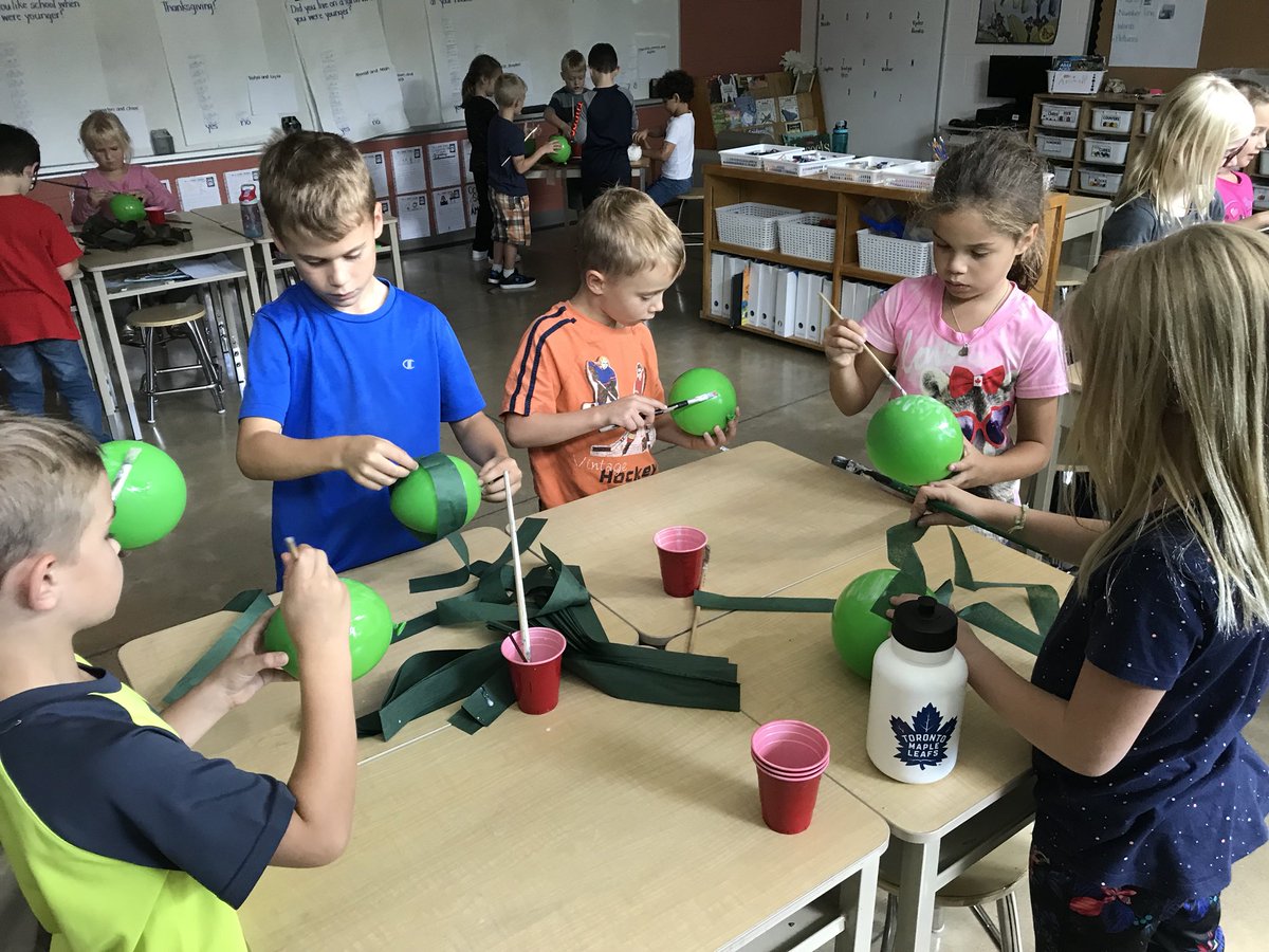 MrsEmburysClass's tweet photo. STEM project to help us transform our classroom into a butterfly conservatory - todayβs project: Chrysalis and Cocoons #futureentomologists #grade2inquiry #projectbasedlearning https://t.co/yRWn0ifC4I