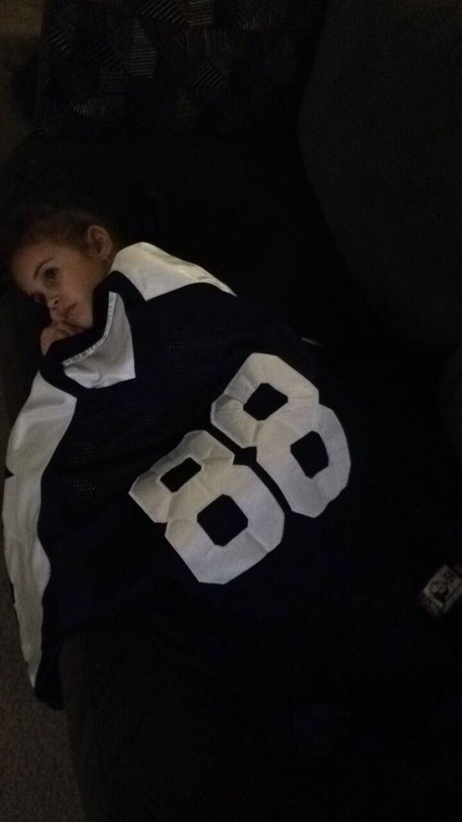 Olivera414's tweet photo. @DezBryant Milani and I are boycotting the NFL till your back playing! #Share #BringDezBack #Dallas #Cowboys #LosingFans #AmericasTeam #NFL https://t.co/GolrXJ9IvX