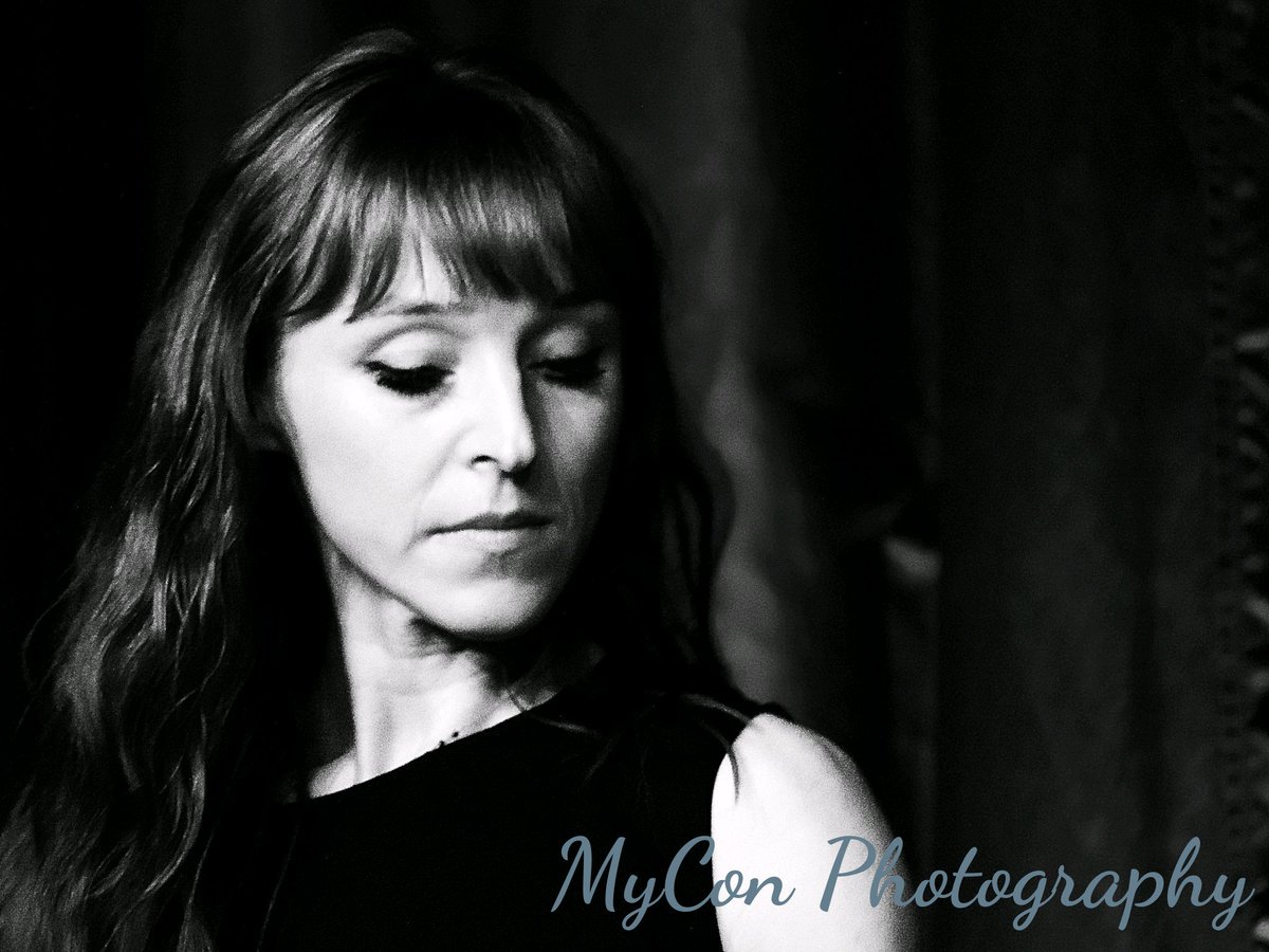 myconphoto's tweet photo. Ruth Connell, May 2017, #PurCon3, Düsseldorf, Germany ❤️
(I like both edits, so you'll get them both 😉) https://t.co/zOPcq2GzAc