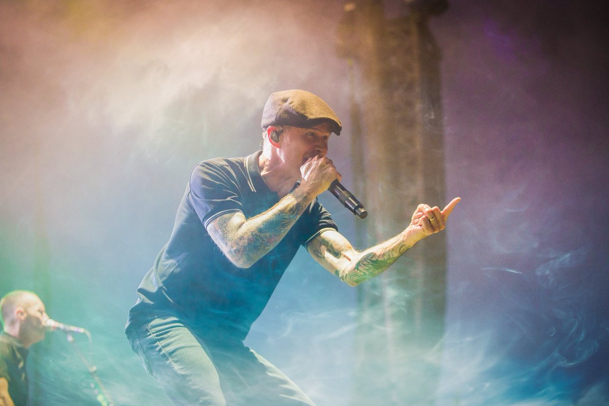 SoundsOfCA's tweet photo. @DropkickMurphys What a great show!!! These guys know how to show a lady a good time !!! 📷 by @SoundsOfCA #dropkickmurphys #punk #irish #Ireland #concert #fans #photographyislife #musicsavedmylife #luckoftheirish #kencasey #dropkick #soundsofca #drums #drummer #lights #camera https://t.co/4UN6FK0rGx