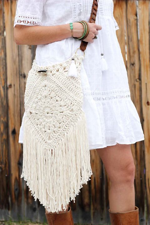 The '70s are back with this Urban Gipsy Boho Bag by the wonderful Make and Do Crew. Groovy, baby!

Download the pattern on our website: ift.tt/2QbgHqK ift.tt/2NFhR0W