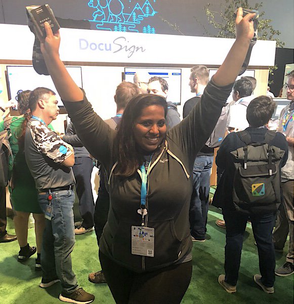 DocusignDevs's tweet photo. Shweta has swag! Join us for a demo at the @DocuSignAPI booth in the #DeveloperForest to claim yours. #DF18
📍 Trailhead, Booth #1 https://t.co/cullZsUheG