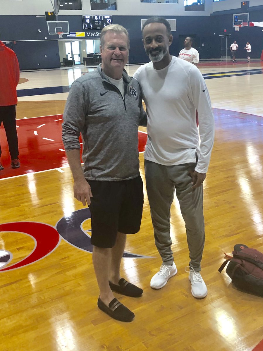 CoachBrooksVT's tweet photo. Tremendous 2 days w the @WashWizards amazing how much I learned. Also being able to hang out w @SteveBuckhantz the voice of the wizards and fellow @JMUAlumni was special too #wizardsfan #jmu #ballisball https://t.co/HLO20lZSJE