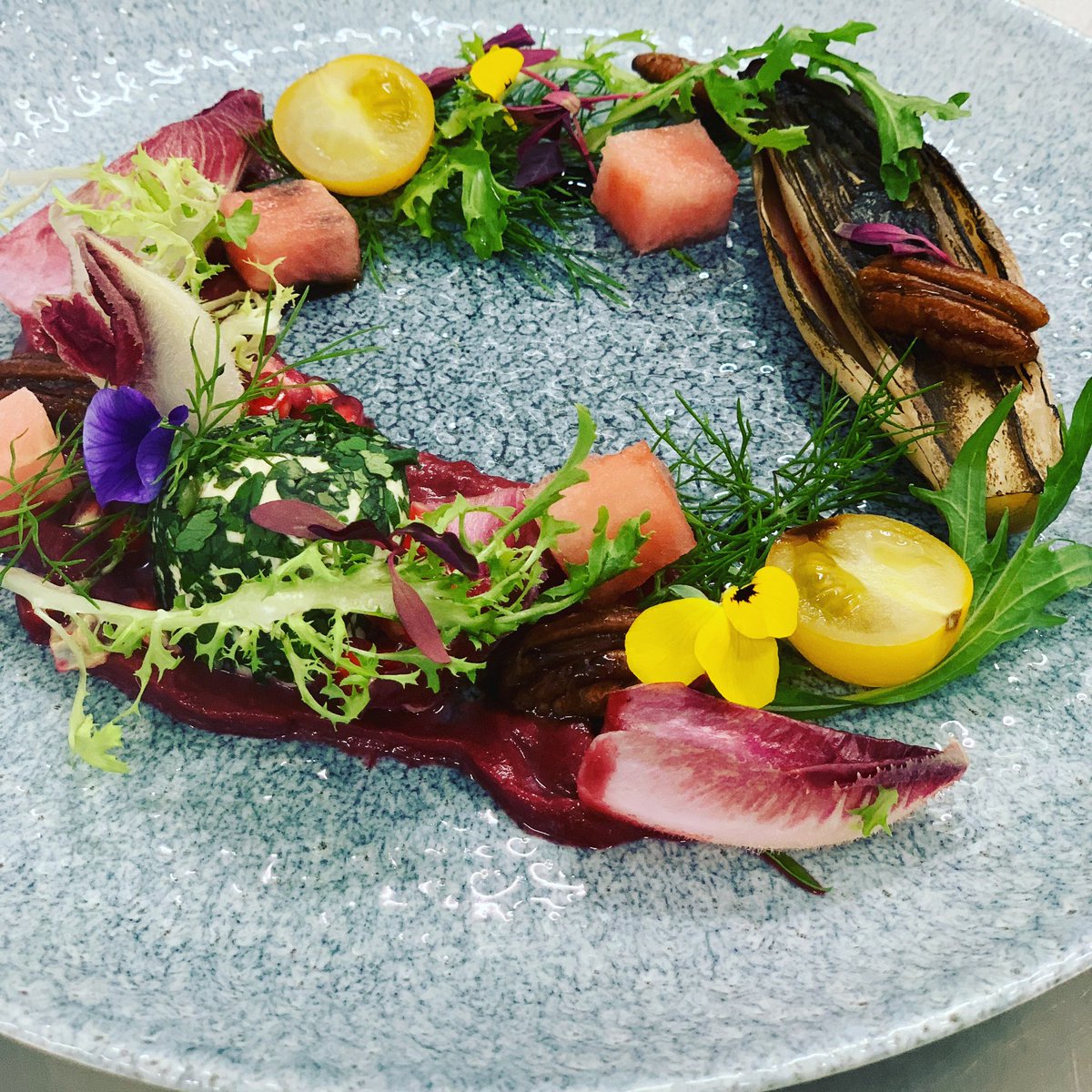 Tomorrow evening anyone? Kew Gin super club at Botanicl <a href="/chandco/">CH&CO</a> <a href="/kewgardens/">KewGardens</a>