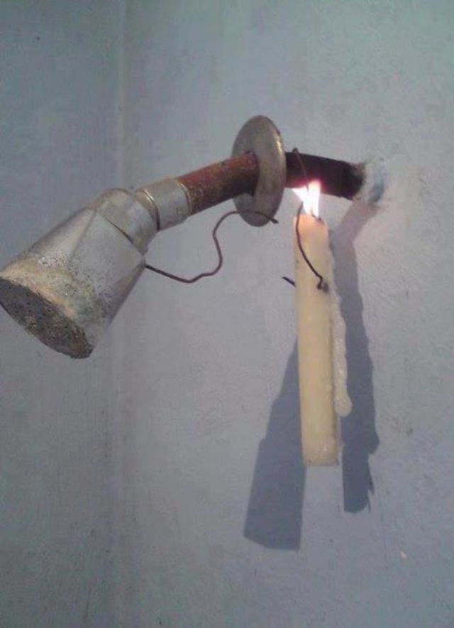 RichhGonzalez's tweet photo. Ahorren energia usando velas para un baño calentito #ANDEtips https://t.co/UBI3l9GmUu