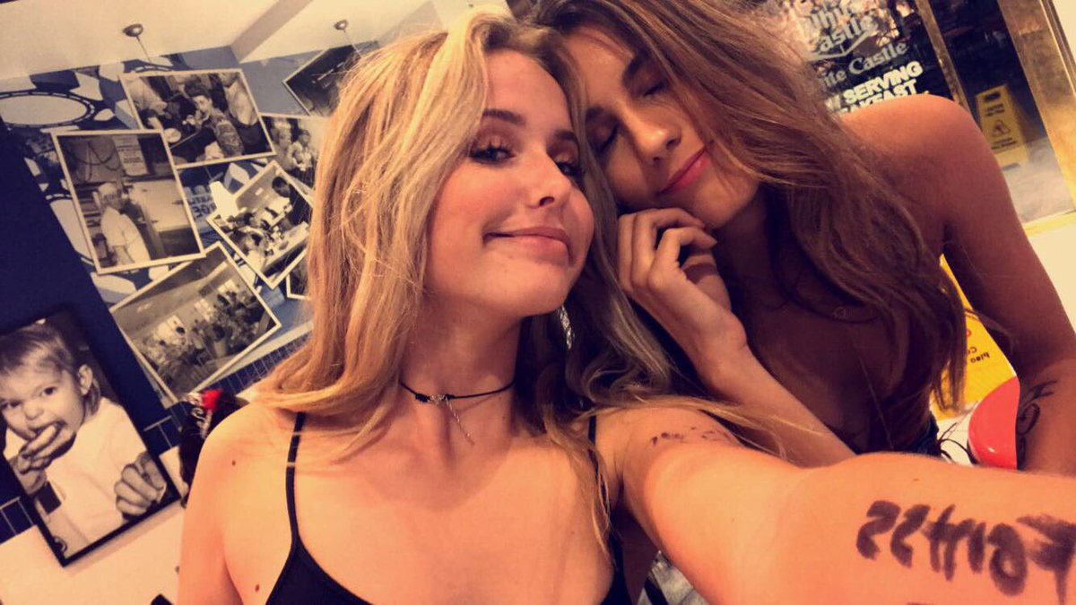 I_comella's tweet photo. Happy birthdayyyyyyyy I miss you soooooooo much love you!! 💗💗💗💗💗💗 https://t.co/42ziBMmfVj