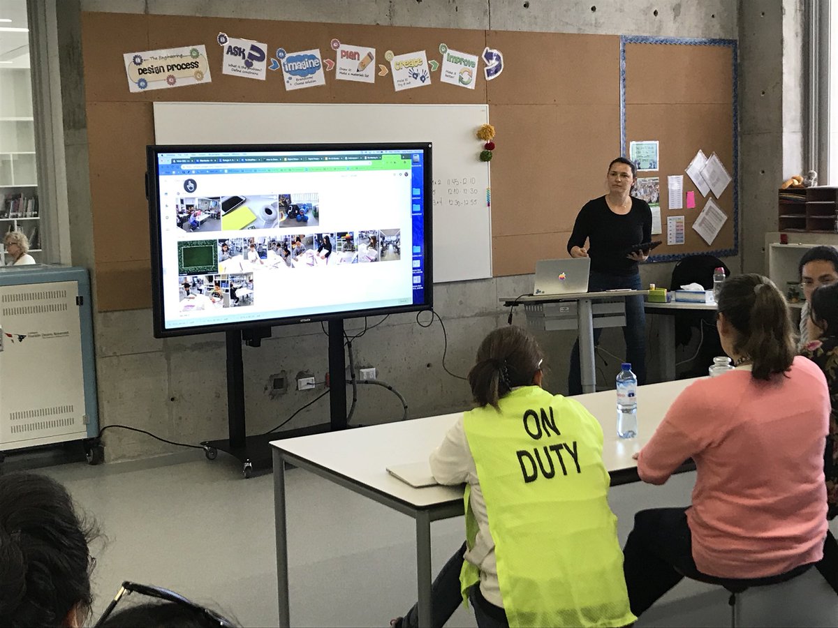 xnunezdp_tech's tweet photo. @puppoperfumo rocking a session on @GoogleForEdu #GooglePhotos for teacher assistants #FDRrocks #FDRlearns @FDRElementary Teachers documenting #ExperientialLearning https://t.co/9sB5RcRGkR