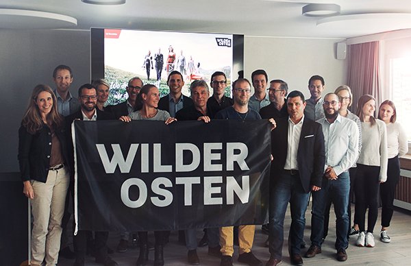 Seit gestern Abend ist es soweit: Der Wilde Osten ist online! Wir freuen uns, dass dieses Gemeinschaftsprojekt der Ostschweizer Arbeitgeber, des Wirtschaftsstandorts und der Region jetzt durchstarten kann.
wilder-osten.ch