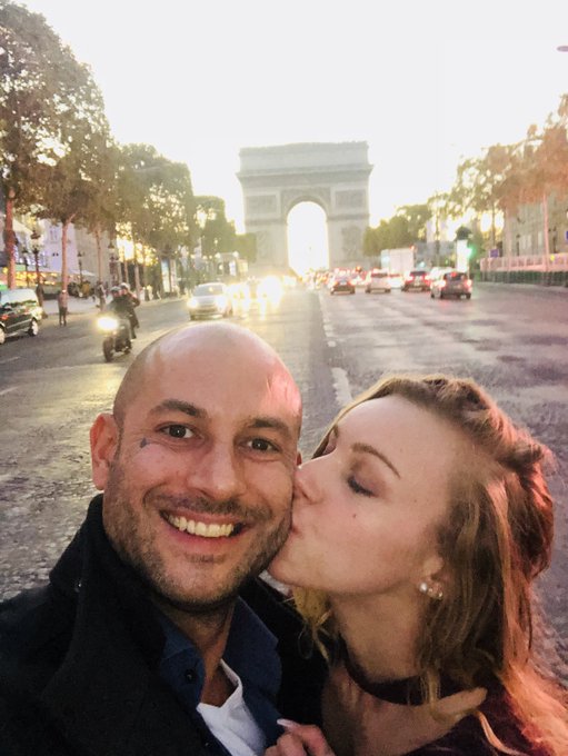 4 pic. Chill’ with my lovely wife @AngelEmilyxxxx in #Paris 😍
#ChampsElysées https://t.co/MUpnZdJh3u