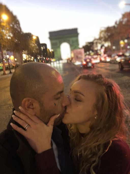 3 pic. Chill’ with my lovely wife @AngelEmilyxxxx in #Paris 😍
#ChampsElysées https://t.co/MUpnZdJh3u