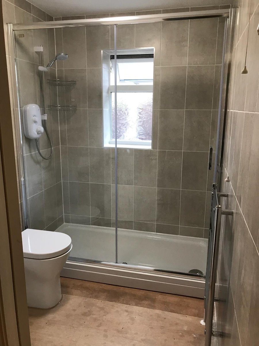 BathtekB's tweet photo. Low entry walk in shower, electric power shower, comfort WC (50mm higher than a normal WC) Towel radiator, Basin &amp; Cabinet, Tiled walls, new bathroom light. #HappyCustomer #keepingbusinesslocal https://t.co/ctUEJosqDk