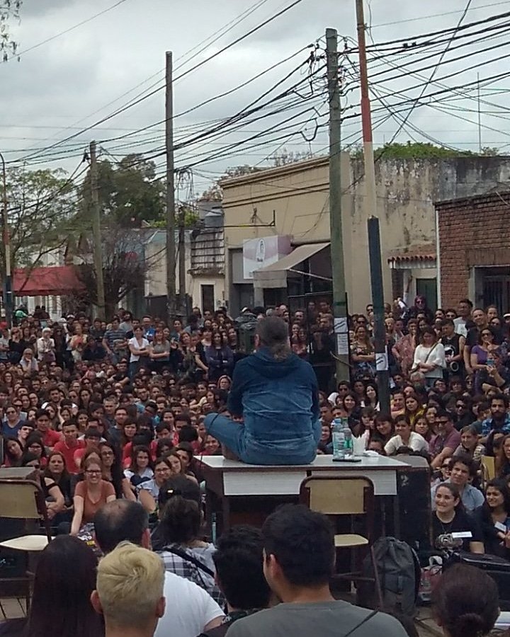 Hoy clase pública en Moreno