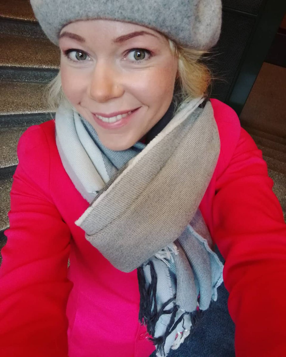 tyttimaatta's tweet photo. Ei tässä nyt ihan harmaavarpuseksi ruveta. Uusi #takki.
#Ajatar lopettaa. Aika. Muutos. Muisto. #Helsinki
#coat #syksy #nofilter #goodmakeup https://t.co/dsrGXZLkZr