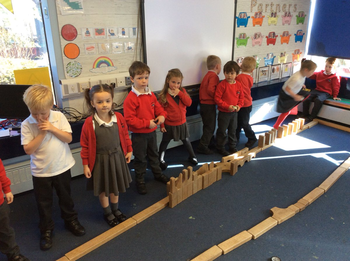 mrs_conlon's tweet photo. Amazing teamwork and creativity #receptionconstruction #buildingacity https://t.co/yKQemQEA2P