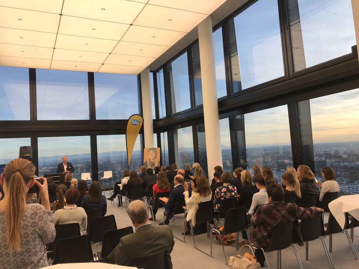 HartmutThomsen's tweet photo. Inspired by a great event in Munich tonight, where I had the opportunity to give a speech to female entrepreneurs and interested parties. Thanks SZ Plan W and SAP Next-Gen Advisors Program for having me! #PlanWInnovate #sheinnovates #FemaleFounders https://t.co/YZS1QBktyy