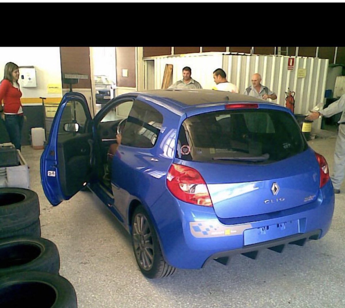jose_ccr's tweet photo. Joder como pasa el tiempo🤦🏻‍♂️🤦🏻‍♂️🤦🏻‍♂️ y pensar que este día unos años atrás me montaba en el por primera vez😍😍 pues vamos a por otros tantos juntos ✊✊🚙🚙🚙 eso si vas a tener k dejar hueco para un compañero nuevo 🙈🙈🙈🙈 https://t.co/b65uh6QLMp