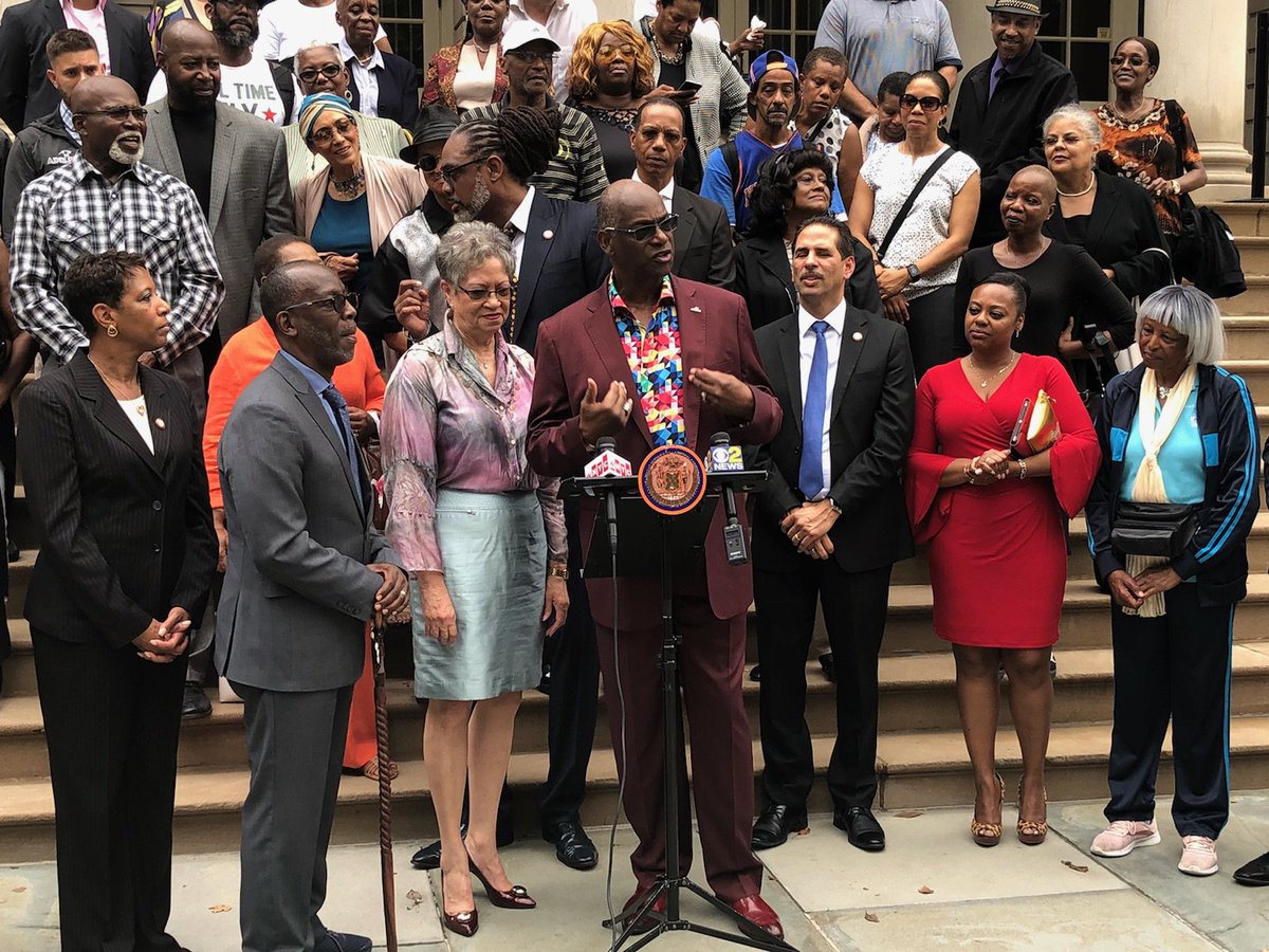 IDaneekMiller's tweet photo. Today the @NYCCouncil @BLACaucusNYC joined @RobertCornegyJr in recognizing @Olympics track-and-field great and son of #SEQueens Bob Beamon for his life accomplishments including the #ThePerfectJump at the '68 Mexico City Games and work on behalf of inner-city youth #Beamonesque https://t.co/vNYRqhVaWL