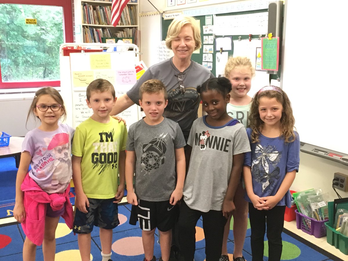 WOSnews's tweet image. So many great shirts and just as many great conversations started during today’s #StartWithHello t-shirt day @sandyhook @CaralynCosgrove @MrsBenaquista #mrsbartellWOS #mscucciaWOS