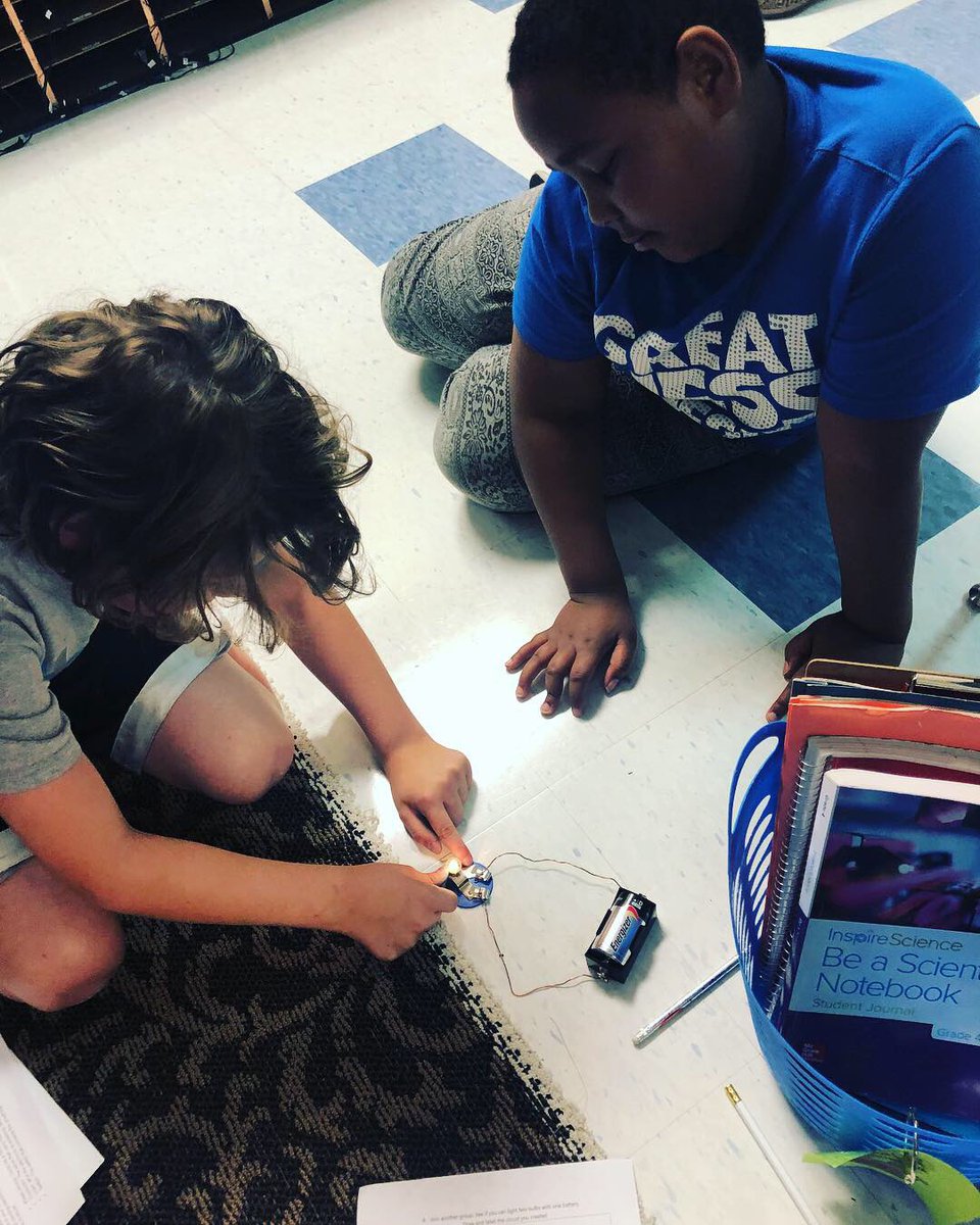 Miss_Lyons1's tweet photo. 4th grade made circuits today! #isdstrong #isd4thgrade https://t.co/XVMIvJ8xX5