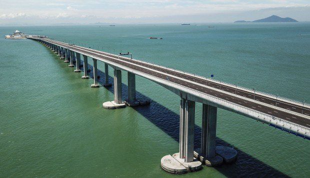 The world's longest sea crossing -- the 34-mile-long Hong Kong-Zhuhai-Macau Bridge -- is set to open next month. Finally. buff.ly/2R2Qdc2