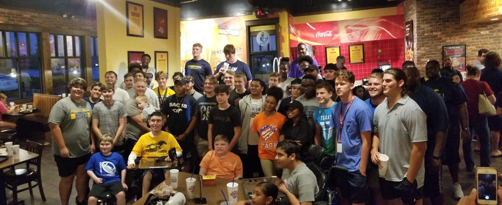 CRMustangMedia's tweet photo. Great support tonight from the mustang nation for the @CoachToCureMD fundraiser! https://t.co/563oyc3Xco